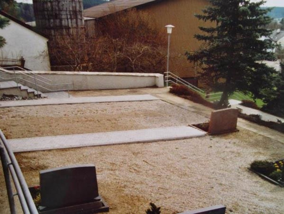 Abbruchs-, Fundament- und Pflasterarbeiten