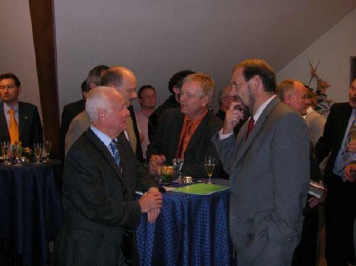 Beim Small-Talk … (BM Erich Mack - Dornstadt, Jens Kaiser - Illerrieden, Bernd Mangold -Berghülen, Landrat Heinz Seiffert)